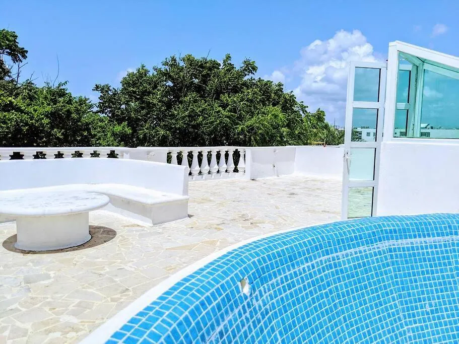 Casa vacanze 9Br 6Ba Large Groups! Best Location In Town Walk To Beach, 5Th Ave Cozumel Ferry, Shopping, Nightlife! Roof Plunge Pool!! Castillo Playacar Fase 1 25Max Playa del Carmen Messico