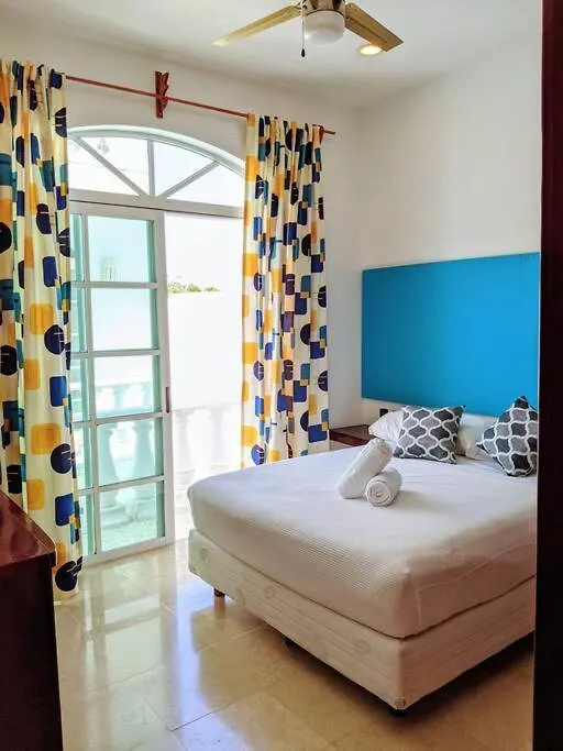 9Br 6Ba Large Groups! Best Location In Town Walk To Beach, 5Th Ave Cozumel Ferry, Shopping, Nightlife! Roof Plunge Pool!! Castillo Playacar Fase 1 25Max Playa del Carmen 0*,