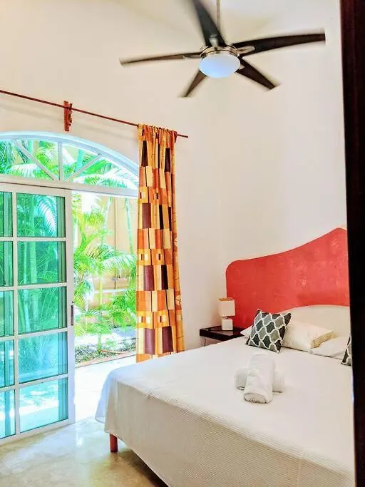 9Br 6Ba Large Groups! Best Location In Town Walk To Beach, 5Th Ave Cozumel Ferry, Shopping, Nightlife! Roof Plunge Pool!! Castillo Playacar Fase 1 25Max Playa del Carmen Semesterbostad