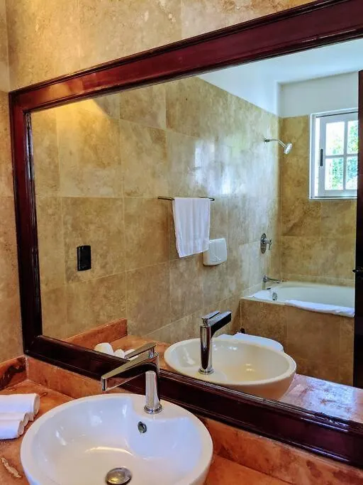 9Br 6Ba Large Groups! Best Location In Town Walk To Beach, 5Th Ave Cozumel Ferry, Shopping, Nightlife! Roof Plunge Pool!! Castillo Playacar Fase 1 25Max Playa del Carmen